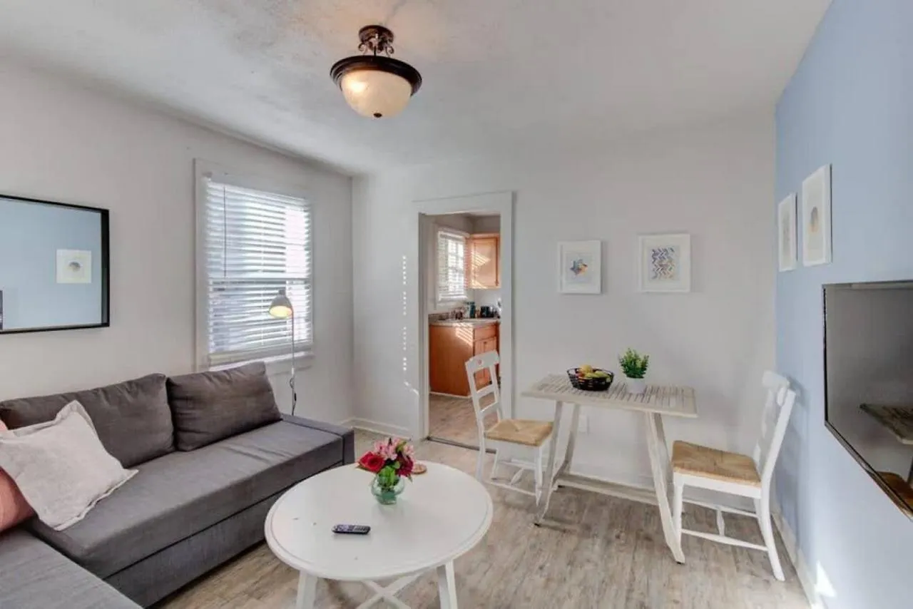 Walk To The Best Of Midtown Charming Cottage Мемфис Апартаменты