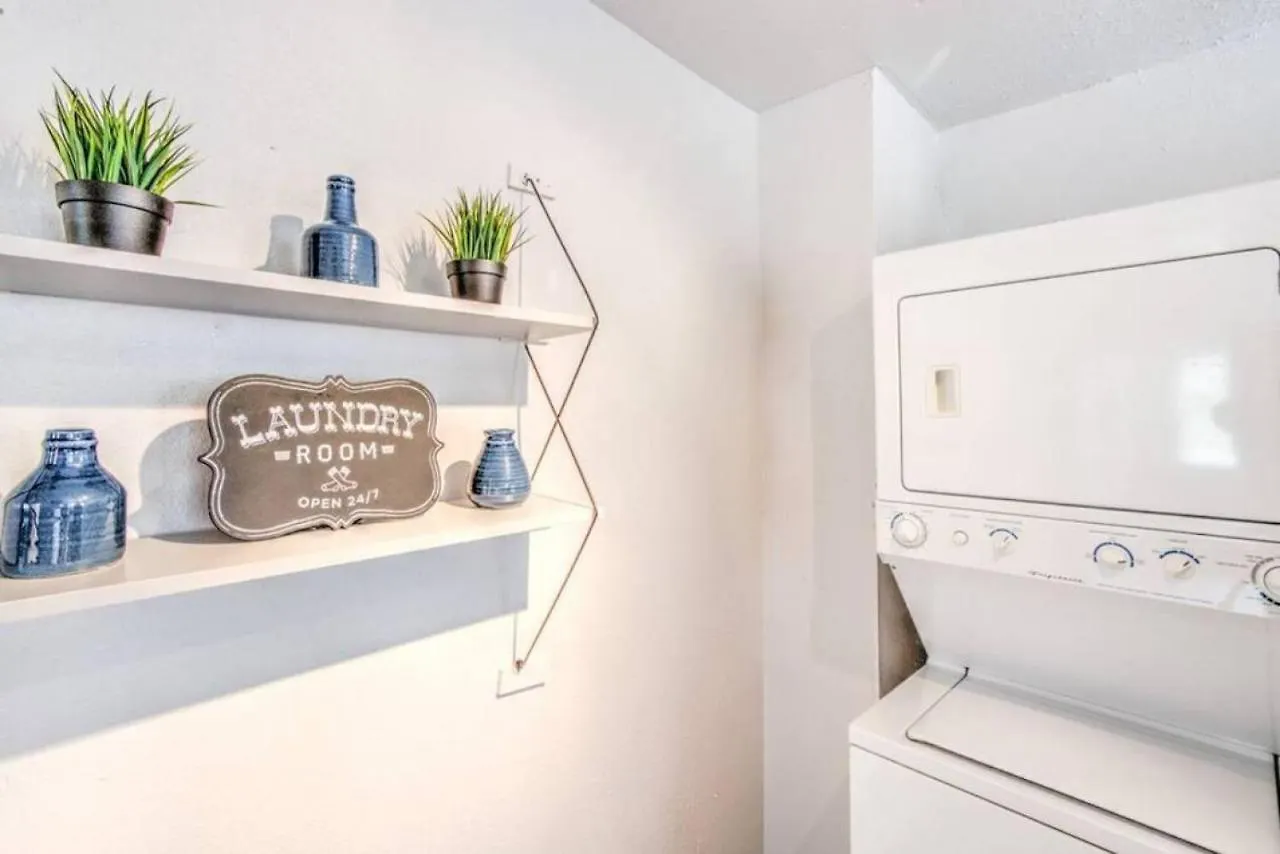Апартаменты Walk To The Best Of Midtown Charming Cottage Мемфис